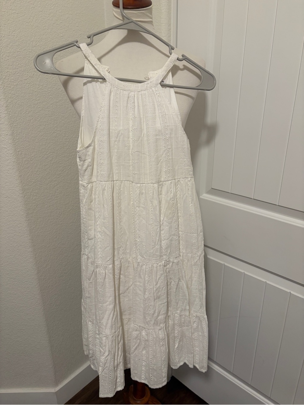 Zara White Eyelet Maxi Dress - Picture 2 of 4